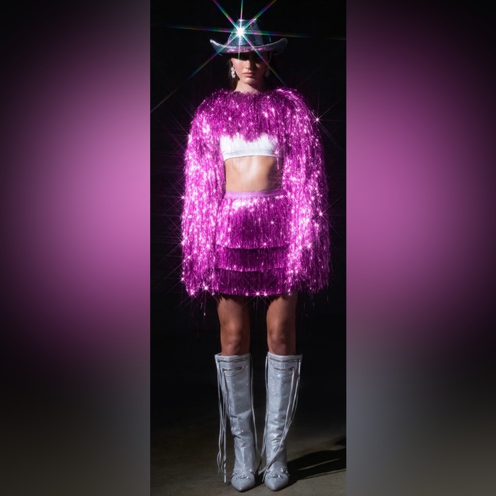 AKIRA BRAND NEW WITH TAGS PINK SPARKLE FRINGE SKIRT. Medium.